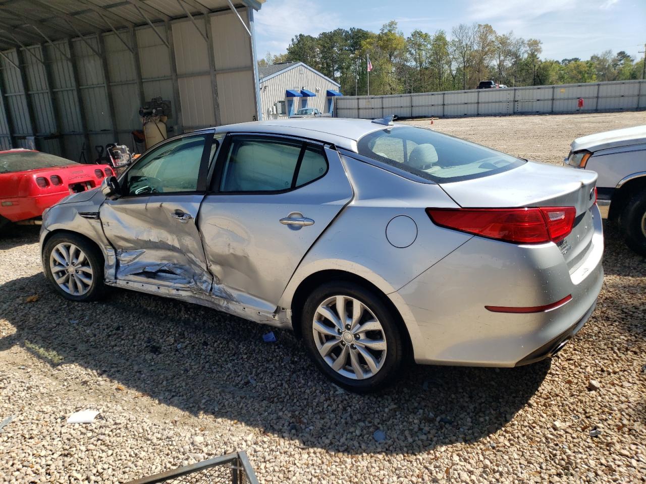 2015 KIA Optima VIN 5XXGM4A71FG500116 Copart auction photo, side / front end damage thumbnail 2