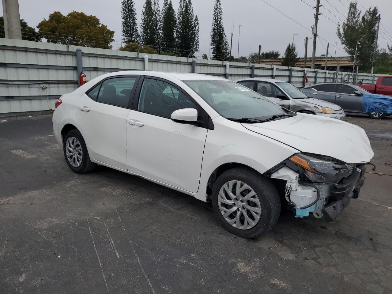 2018 Toyota Corolla VIN 2T1BURHE1JC060619 Copart auction photo, front end damage thumbnail 4