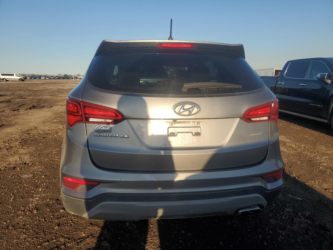 2018 Hyundai Santa Fe VIN 5NMZT3LB4JH100648 Copart auction photo, front end damage thumbnail 6