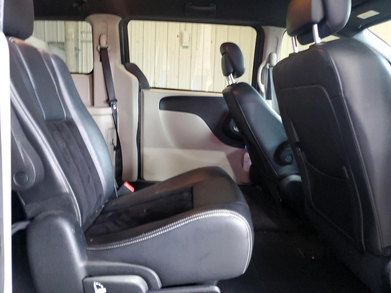 2017 Dodge Caravan VIN 2C4RDGCG7HR674600 Copart auction photo, side / minor dent/scratches damage thumbnail 11