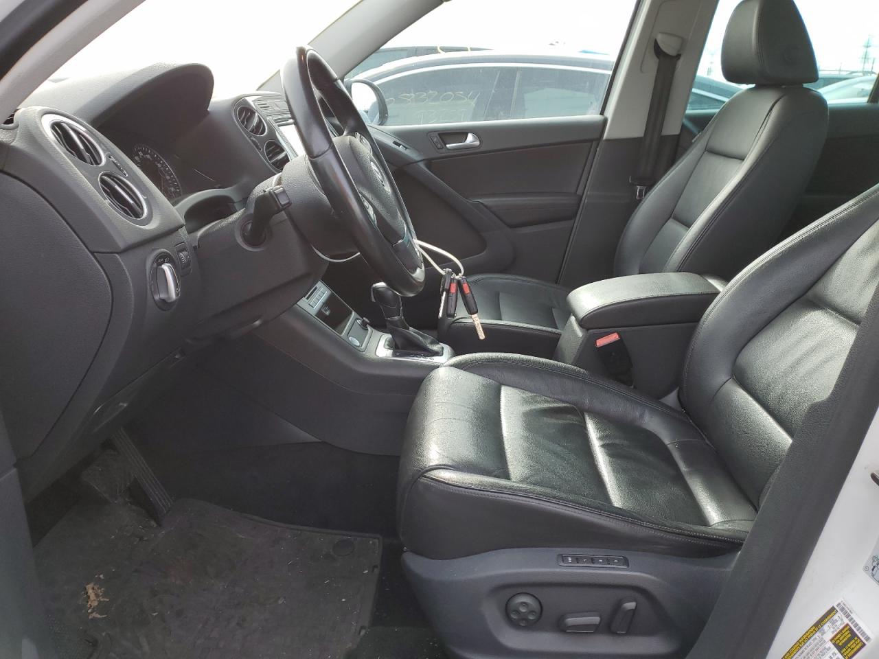 2017 Volkswagen Tiguan VIN WVGUV7AX9HW511007 Copart auction photo, rear end / front end damage thumbnail 7