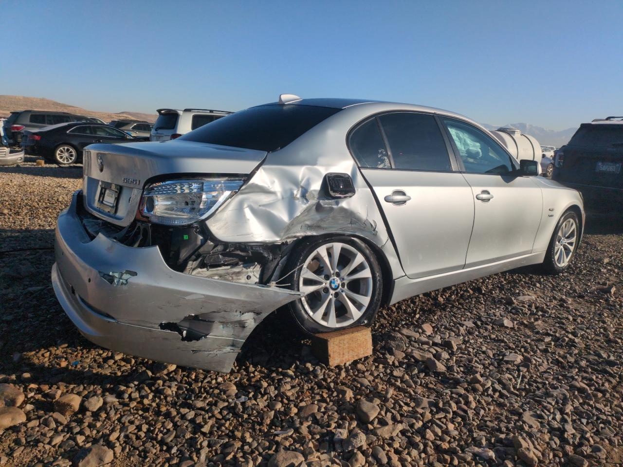 2009 BMW 5er VIN WBANV93599C134176 Copart auction photo, rear end damage thumbnail 3
