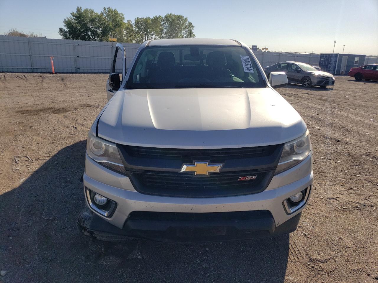 2017 Chevrolet Colorado VIN 1GCGSDEN0H1222791 Copart auction photo, front end / side damage thumbnail 5
