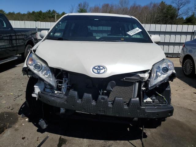 2017 Toyota Sienna VIN 5TDDZ3DC1HS187979 Copart auction photo, front end / minor dent/scratches damage thumbnail 5