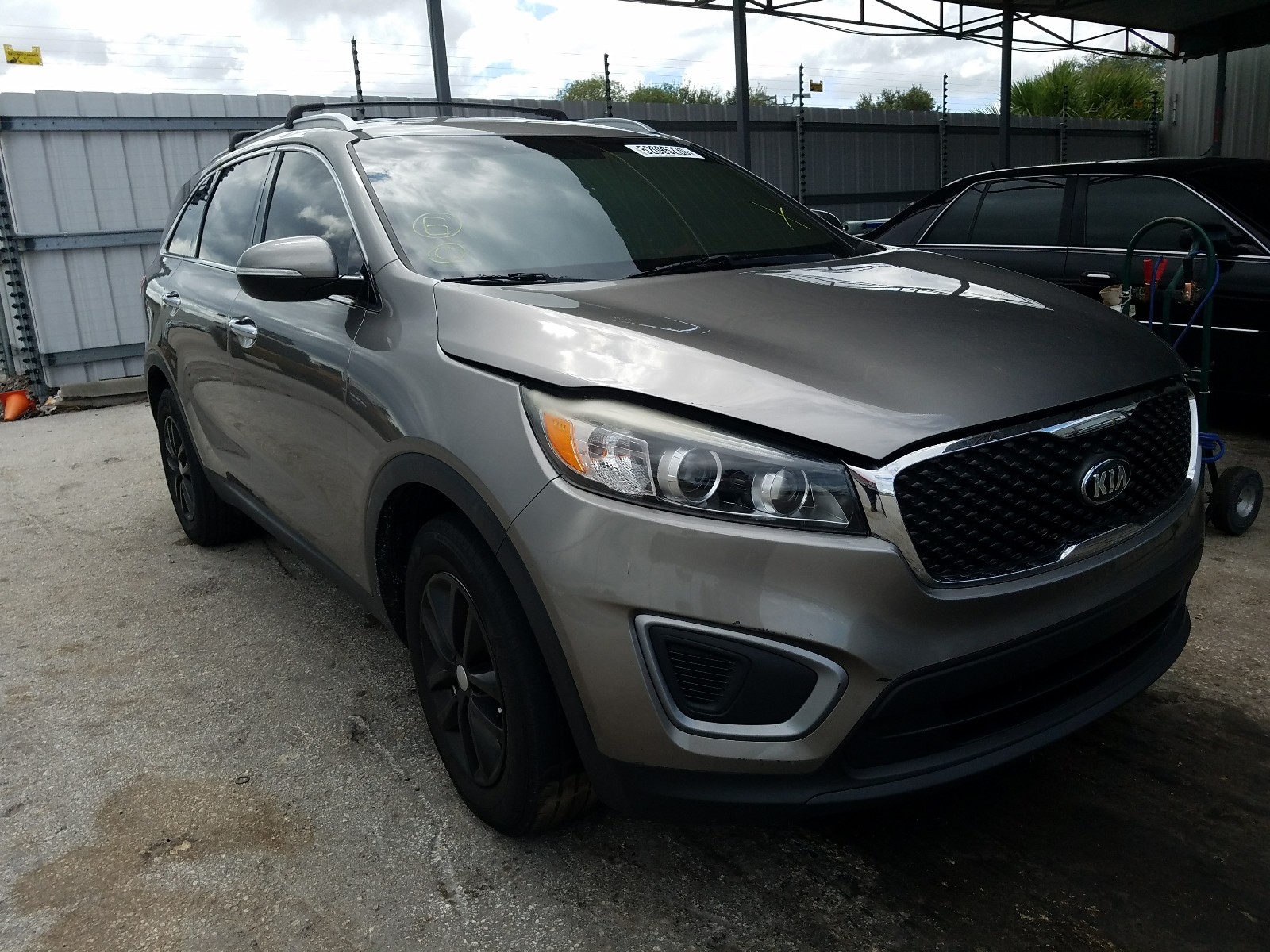 2016 KIA Sorento VIN 5XYPG4A34GG063357 - Copart auction photo