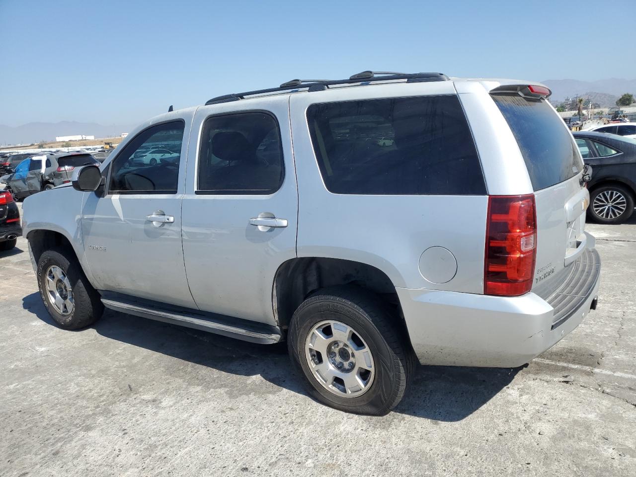 2013 Chevrolet Tahoe VIN 1GNSCAE05DR186884 Copart auction photo, vandalism / front end damage thumbnail 2