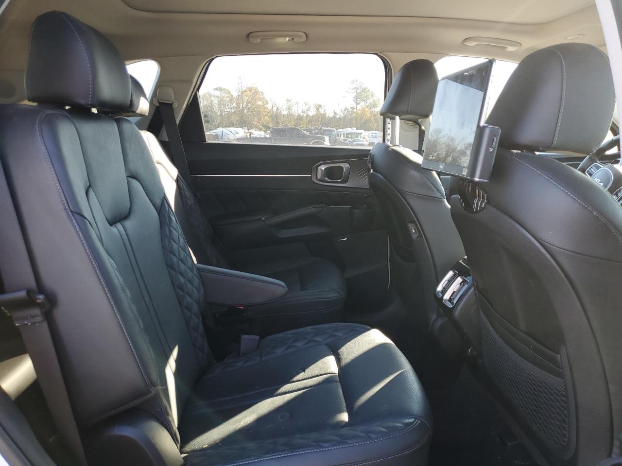 2022 KIA Sorento VIN 5XYRK4LF3NG104718 Copart auction photo, water/flood damage thumbnail 11