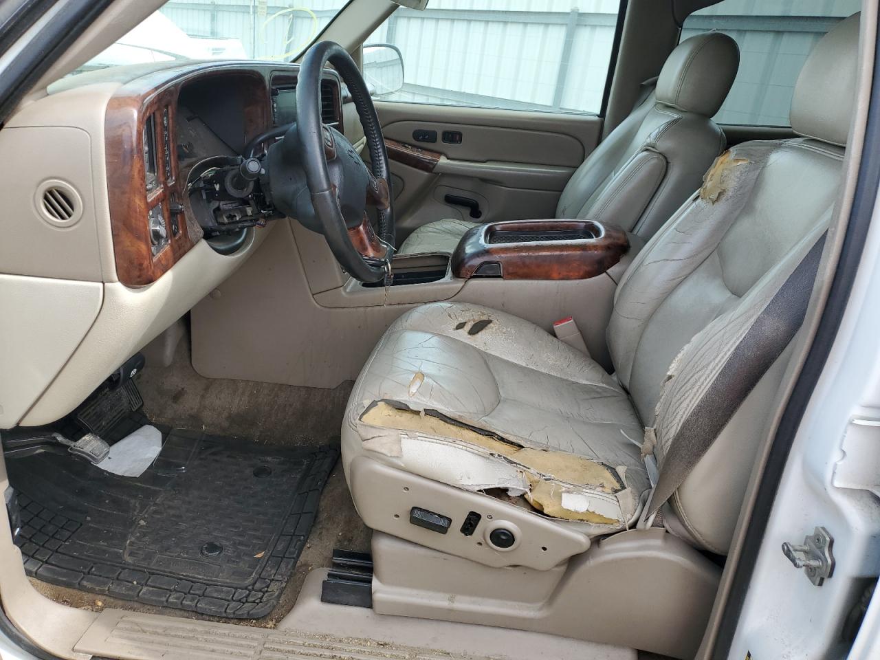 2005 Chevrolet Tahoe VIN 1GNEK13T05J142532 Copart auction photo, vandalism damage thumbnail 7