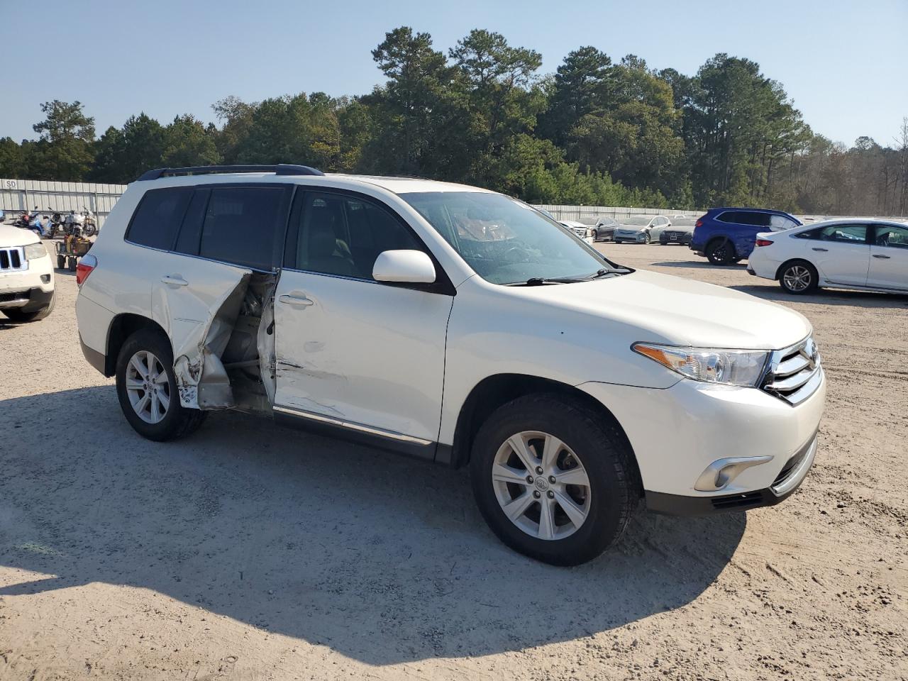 2013 Toyota Highlander VIN 5TDZK3EH1DS125819 Copart auction photo, side damage thumbnail 4