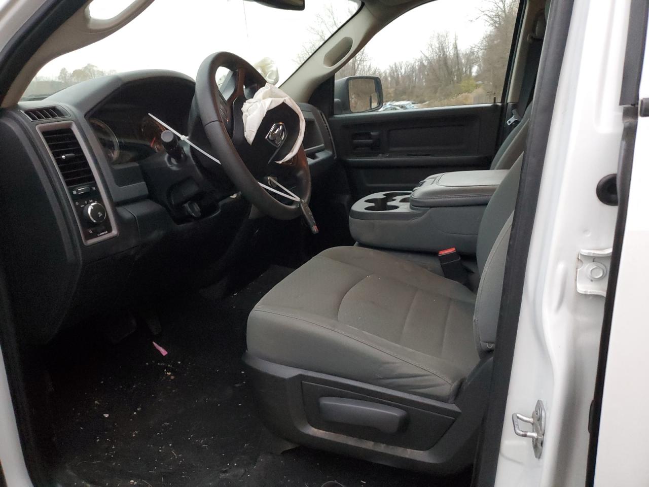 2016 RAM 1500 VIN 1C6RR7FT9GS365869 Copart auction photo, front end / minor dent/scratches damage thumbnail 7