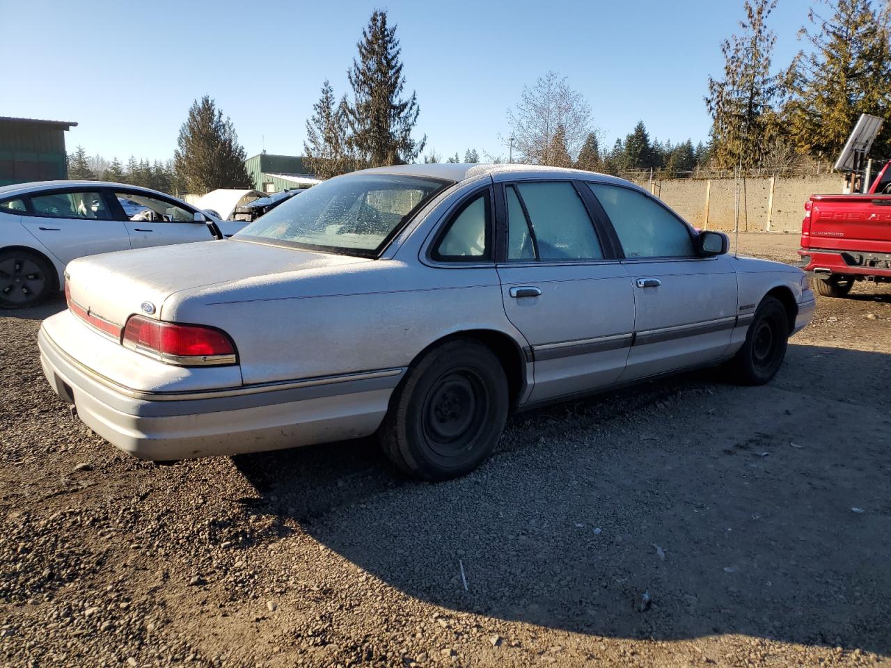 1993 Ford Crown Victoria VIN 2FALP74W3PX131165 Copart auction photo, minor dent/scratches damage thumbnail 3
