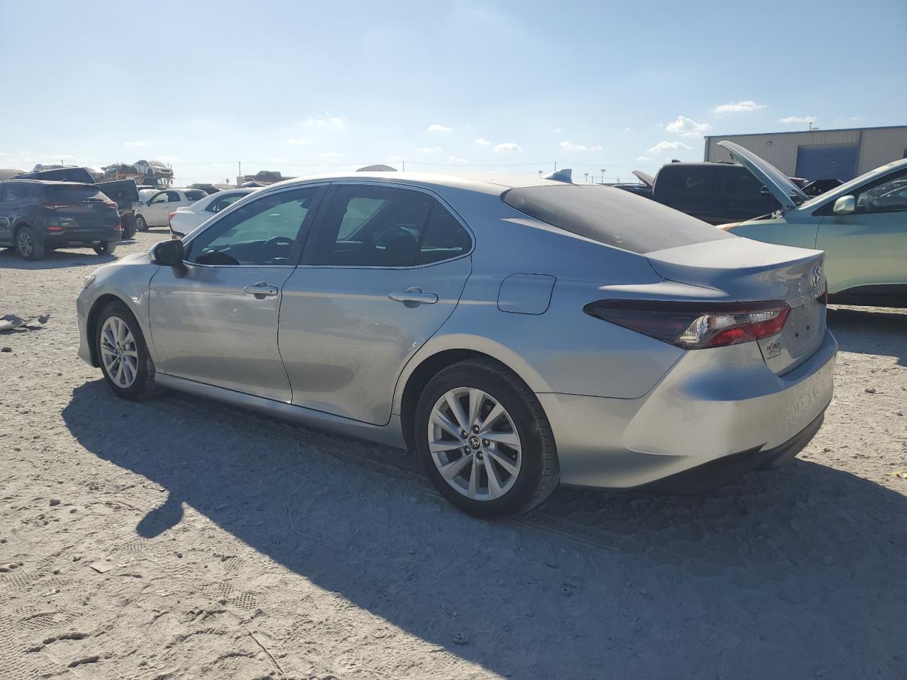 2022 Toyota Camry VIN 4T1C11AKXNU652393 Copart auction photo, burn - interior / rear end damage thumbnail 2