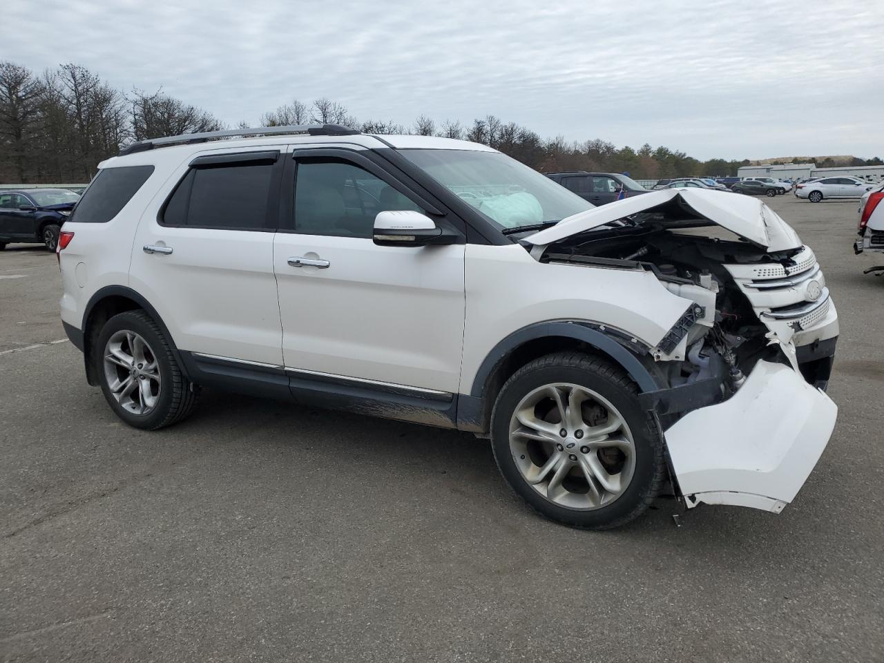 2011 Ford Explorer VIN 1FMHK8F89BGA29592 Copart auction photo, front end / minor dent/scratches damage thumbnail 4
