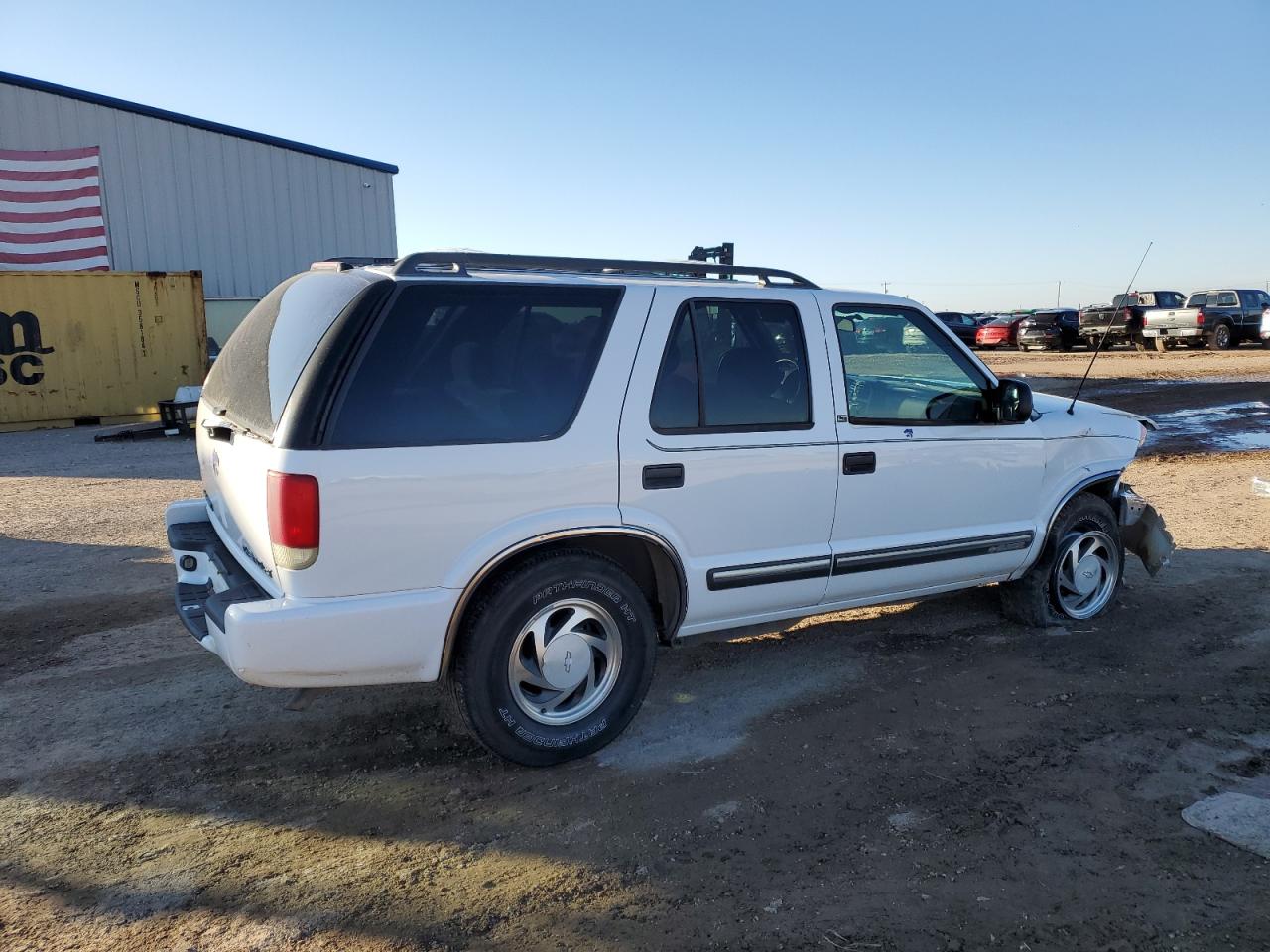 2001 Chevrolet Blazer VIN 1GNDT13W01K189762 Copart auction photo, front end / minor dent/scratches damage thumbnail 3