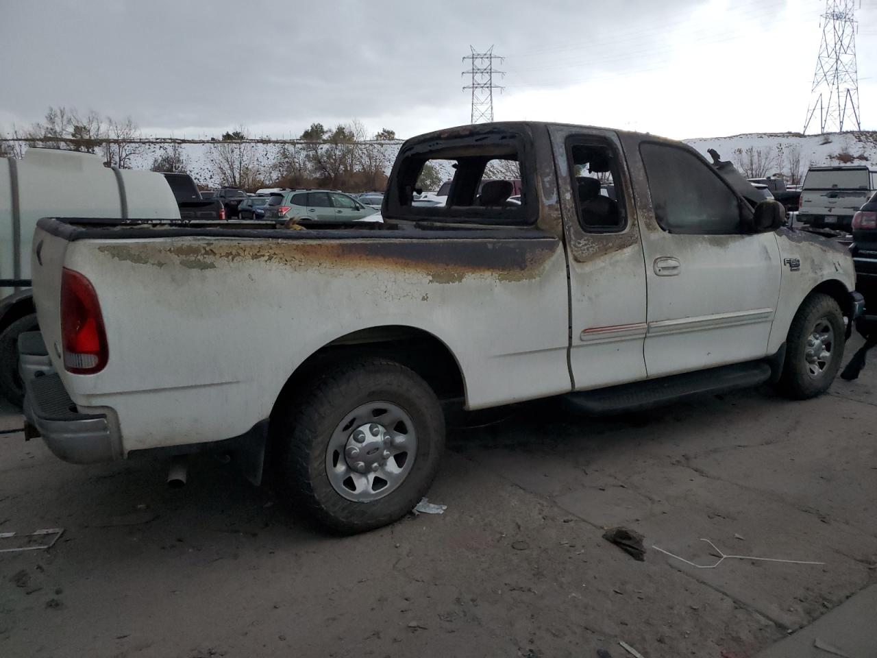 2001 Ford F-150 VIN 1FTPX17L81NA26768 Copart auction photo, burn - interior / burn - engine damage thumbnail 3