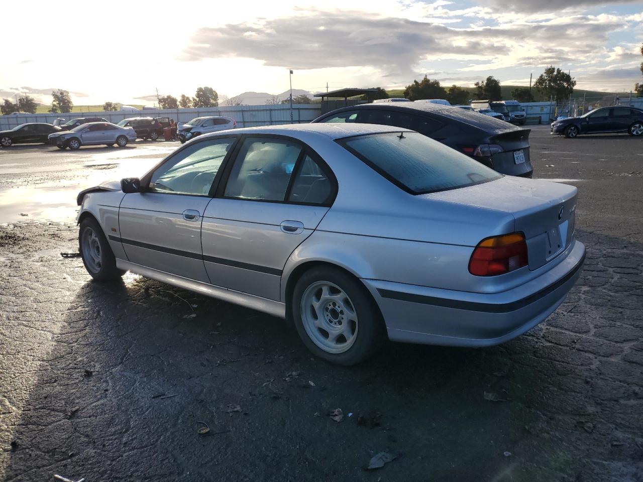 2000 BMW 5er VIN WBADN6343YGM69121 Copart auction photo, front end damage thumbnail 2