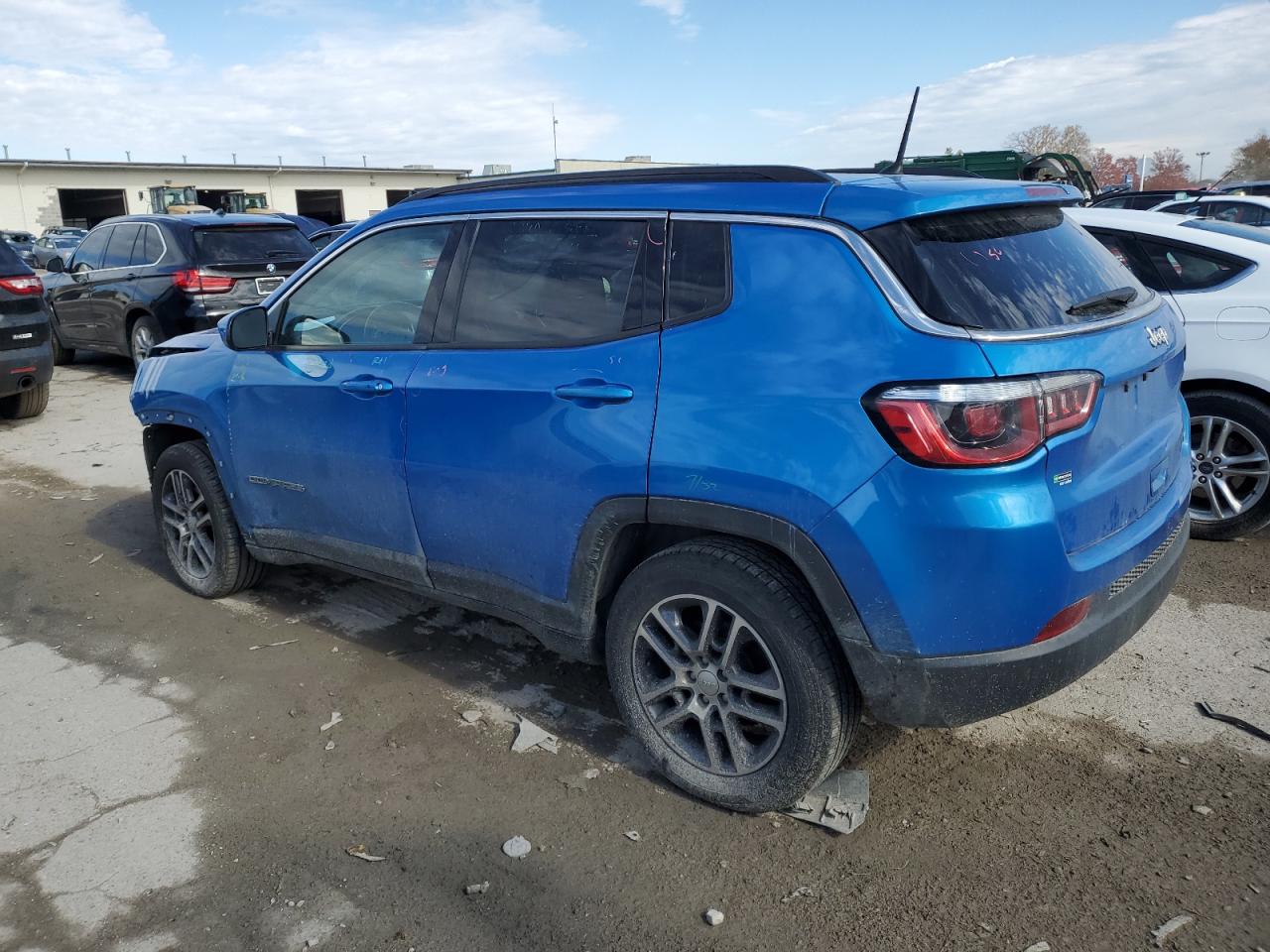 2018 Jeep Compass VIN 3C4NJCBB7JT487933 Copart auction photo, front end / minor dent/scratches damage thumbnail 2