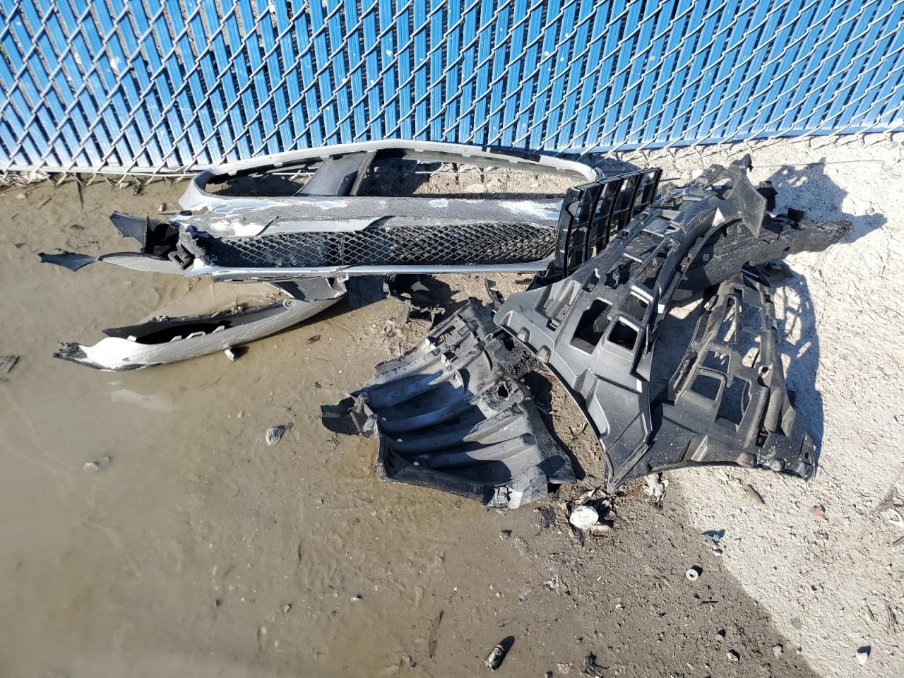 2015 Mercedes-Benz C-klasse VIN 55SWF4JB1FU068106 Copart auction photo, front end damage thumbnail 12