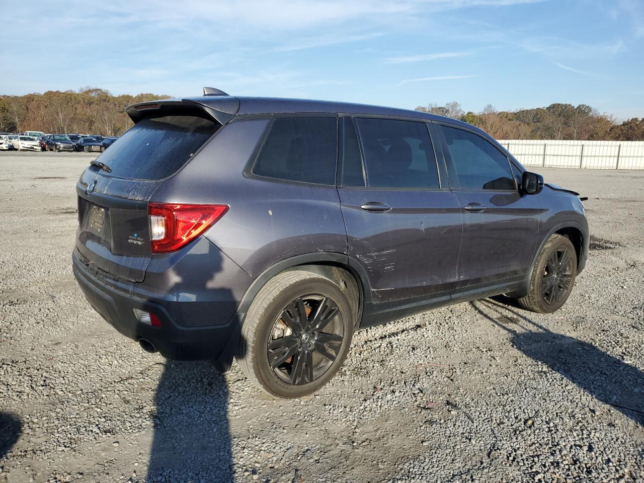 2021 Honda Passport VIN 5FNYF7H20MB014682 Copart auction photo, front end / minor dent/scratches damage thumbnail 3
