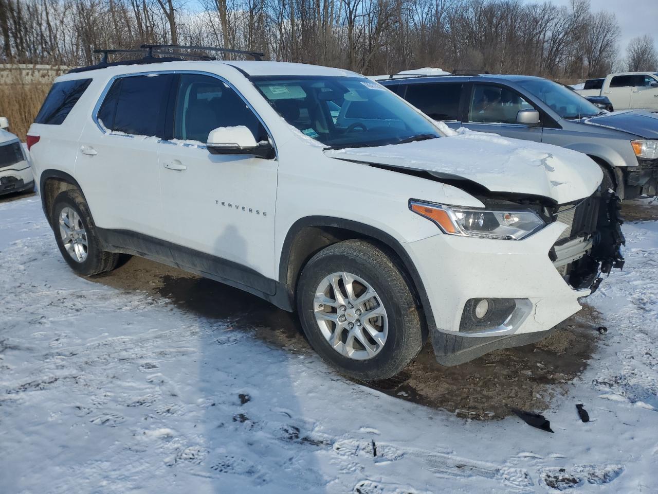 2020 Chevrolet Traverse VIN 1GNERGKW7LJ210686 Copart auction photo, front end damage thumbnail 4