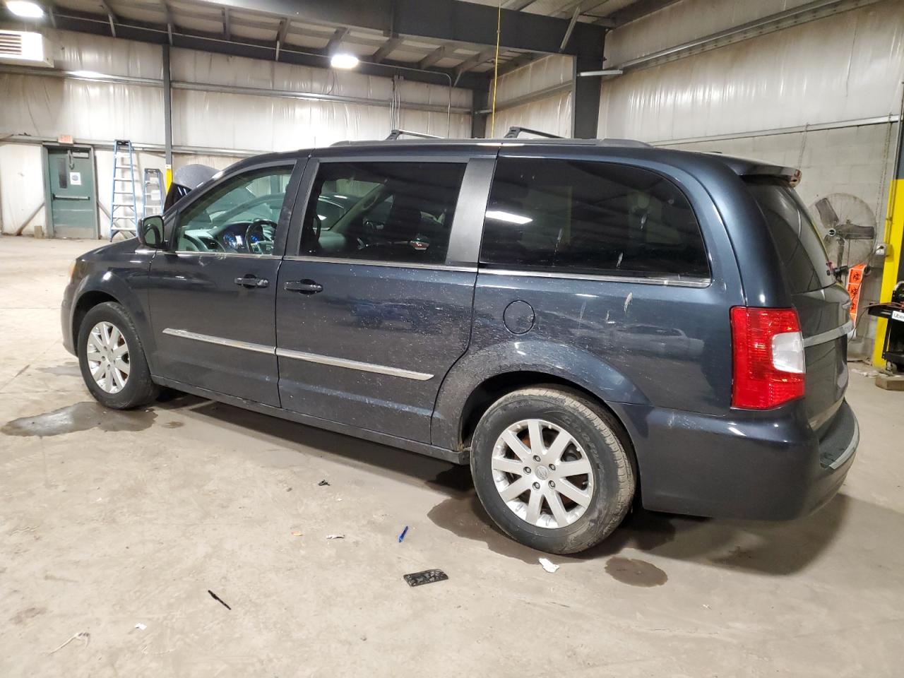2013 Chrysler Town & Country VIN 2C4RC1BG1DR793318 Copart auction photo, front end / rear end damage thumbnail 2