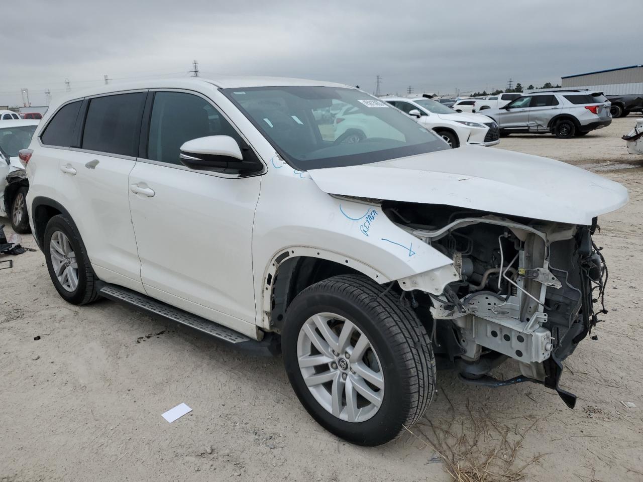 2016 Toyota Highlander VIN 5TDZKRFH8GS130618 Copart auction photo, front end / side damage thumbnail 4