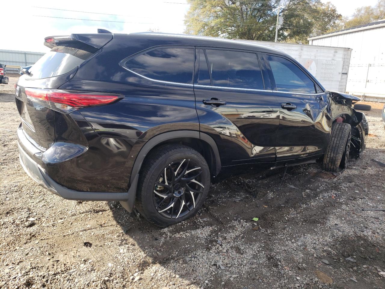 2020 Toyota Highlander VIN 5TDHZRBH1LS012305 Copart auction photo, all over / undercarriage damage thumbnail 3