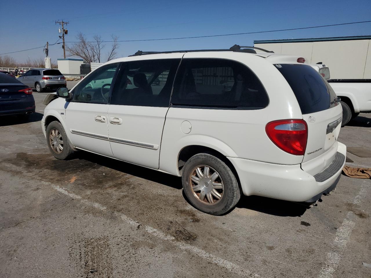 2005 Chrysler Town & Country VIN 2C4GP54L15R395377 Copart auction photo, front end damage thumbnail 2