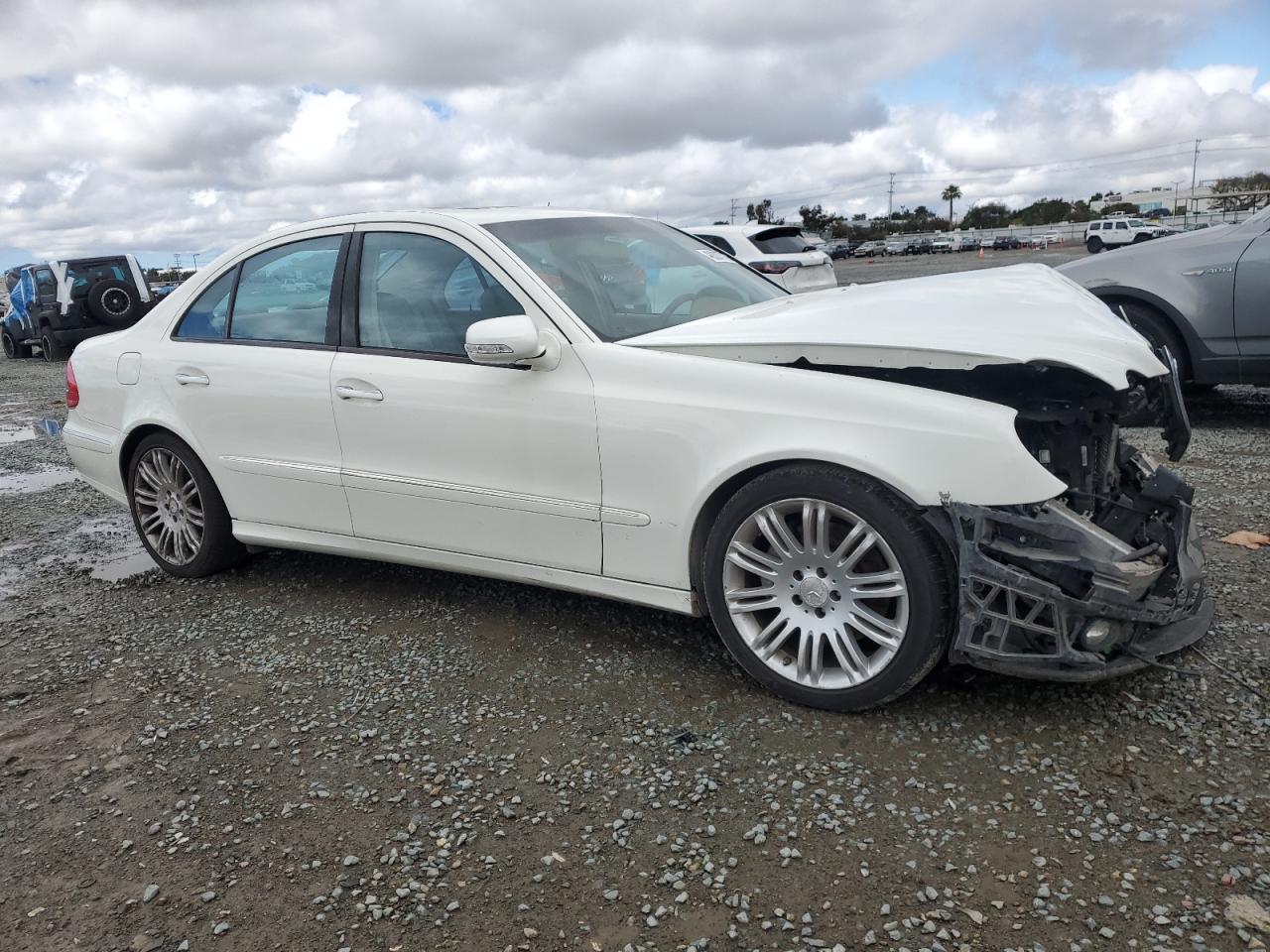 2008 Mercedes-Benz E-klasse VIN WDBUF56X98B290416 Copart auction photo, front end damage thumbnail 4