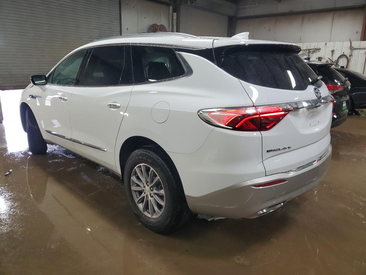 2022 Buick Enclave VIN 5GAERBKW3NJ169229 Copart auction photo, front end / side damage thumbnail 2