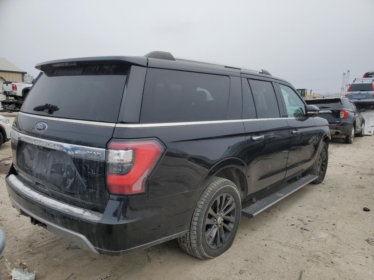 2019 Ford Expedition VIN 1FMJK2AT8KEA51329 Copart auction photo, front end damage thumbnail 3