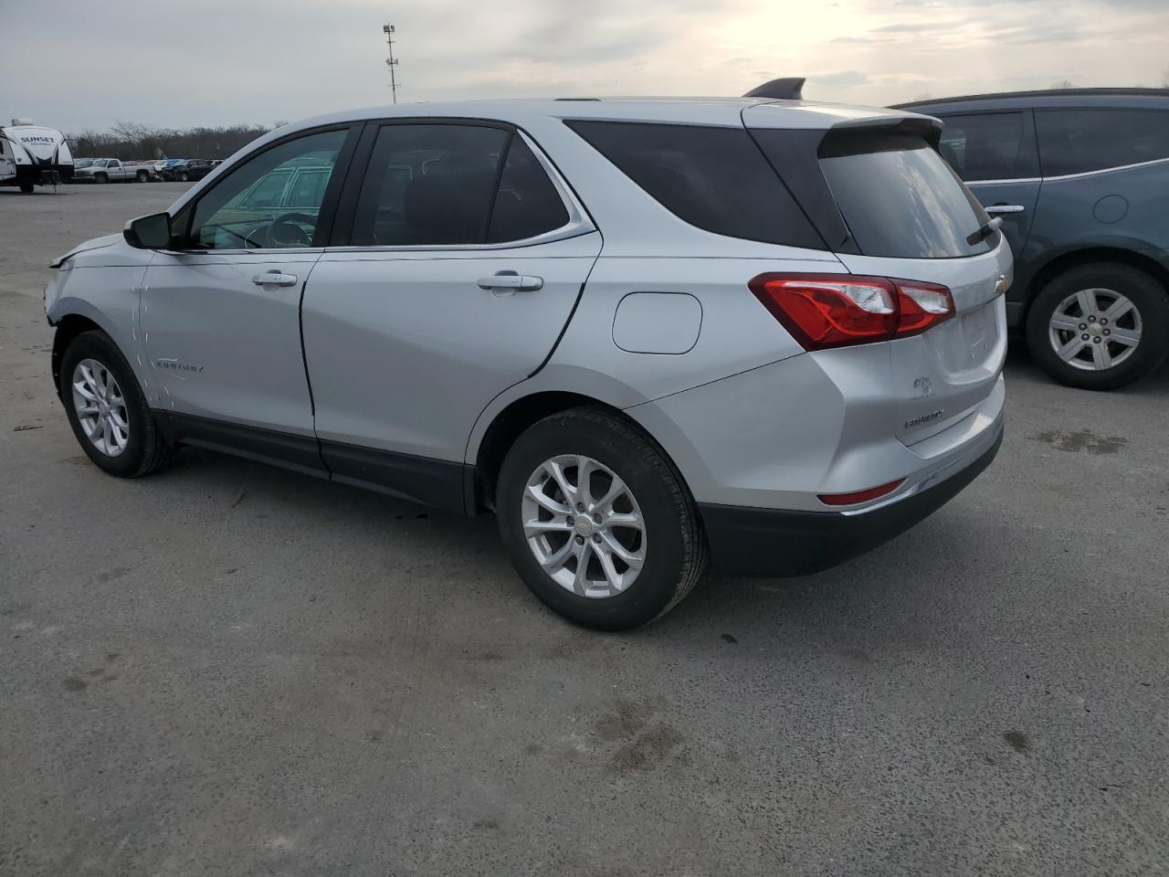 2019 Chevrolet Equinox VIN 3GNAXKEV4KS598709 Copart auction photo, front end damage thumbnail 2