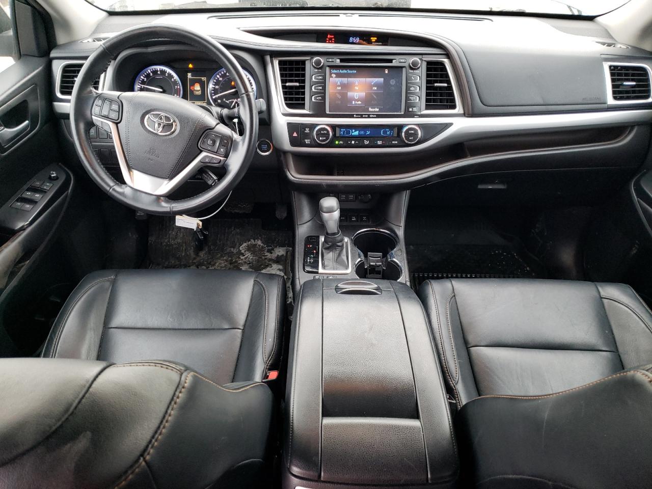 2017 Toyota Highlander VIN 5TDJZRFH9HS457975 Copart auction photo, front end damage thumbnail 8