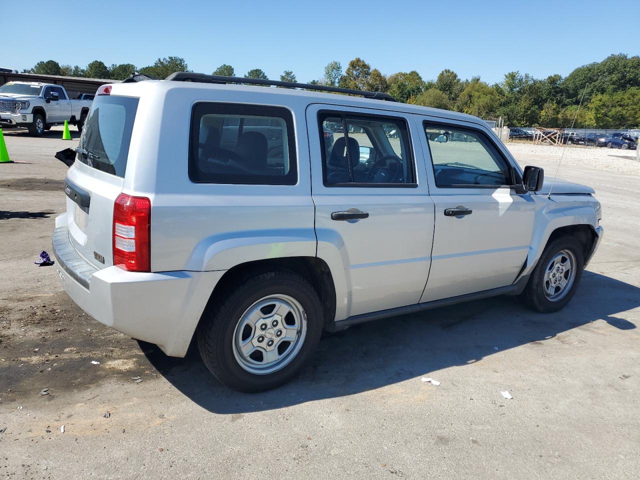 2008 Jeep Liberty (Patriot) VIN 1J8FT28W08D622830 Copart auction photo, front end / side damage thumbnail 3