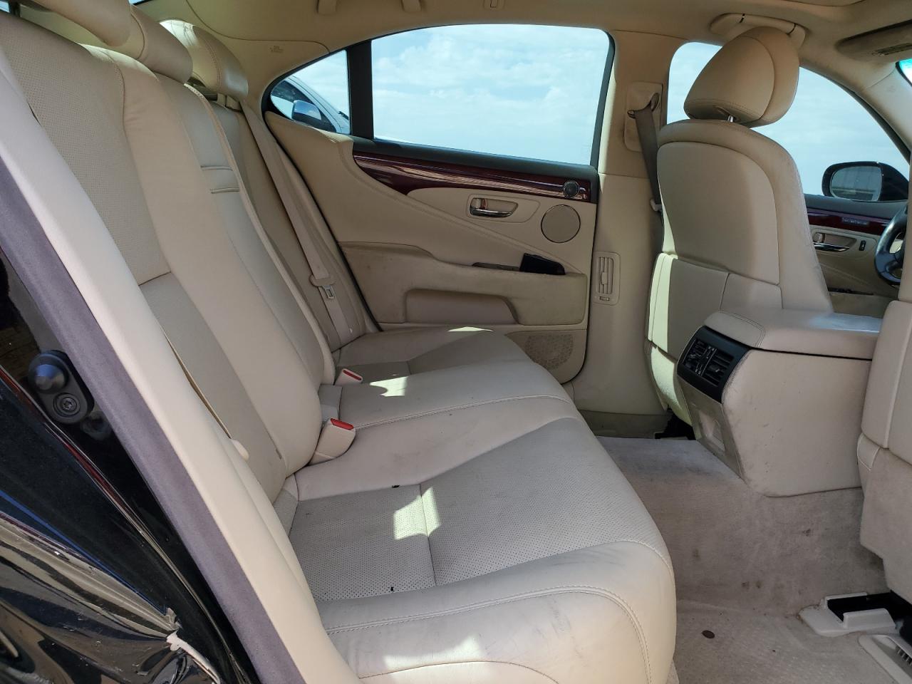 2010 Lexus LS VIN JTHBL5EF0A5094443 Copart auction photo, side / minor dent/scratches damage thumbnail 11