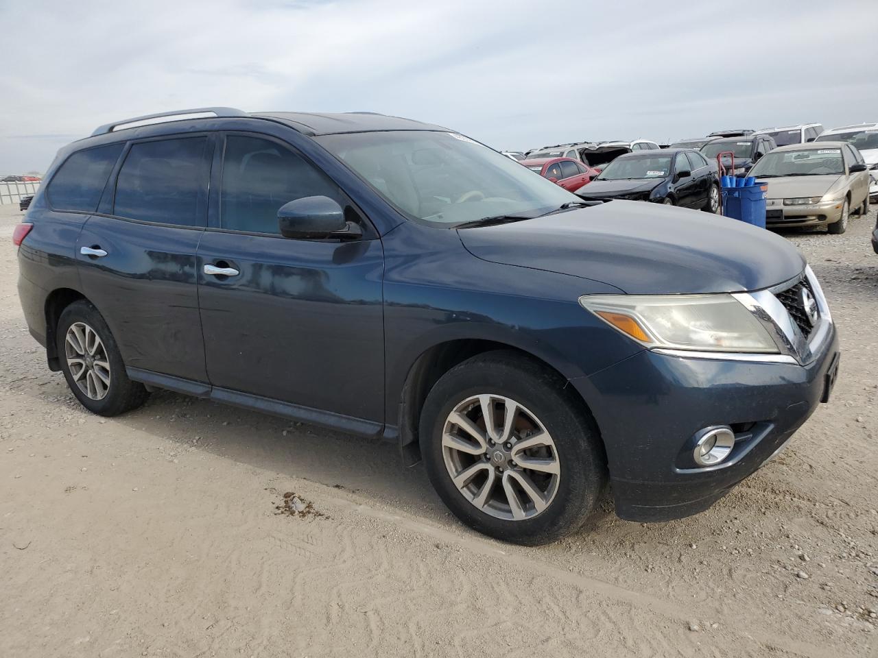 2015 Nissan Pathfinder VIN 5N1AR2MM1FC658447 Copart auction photo, hail damage thumbnail 4