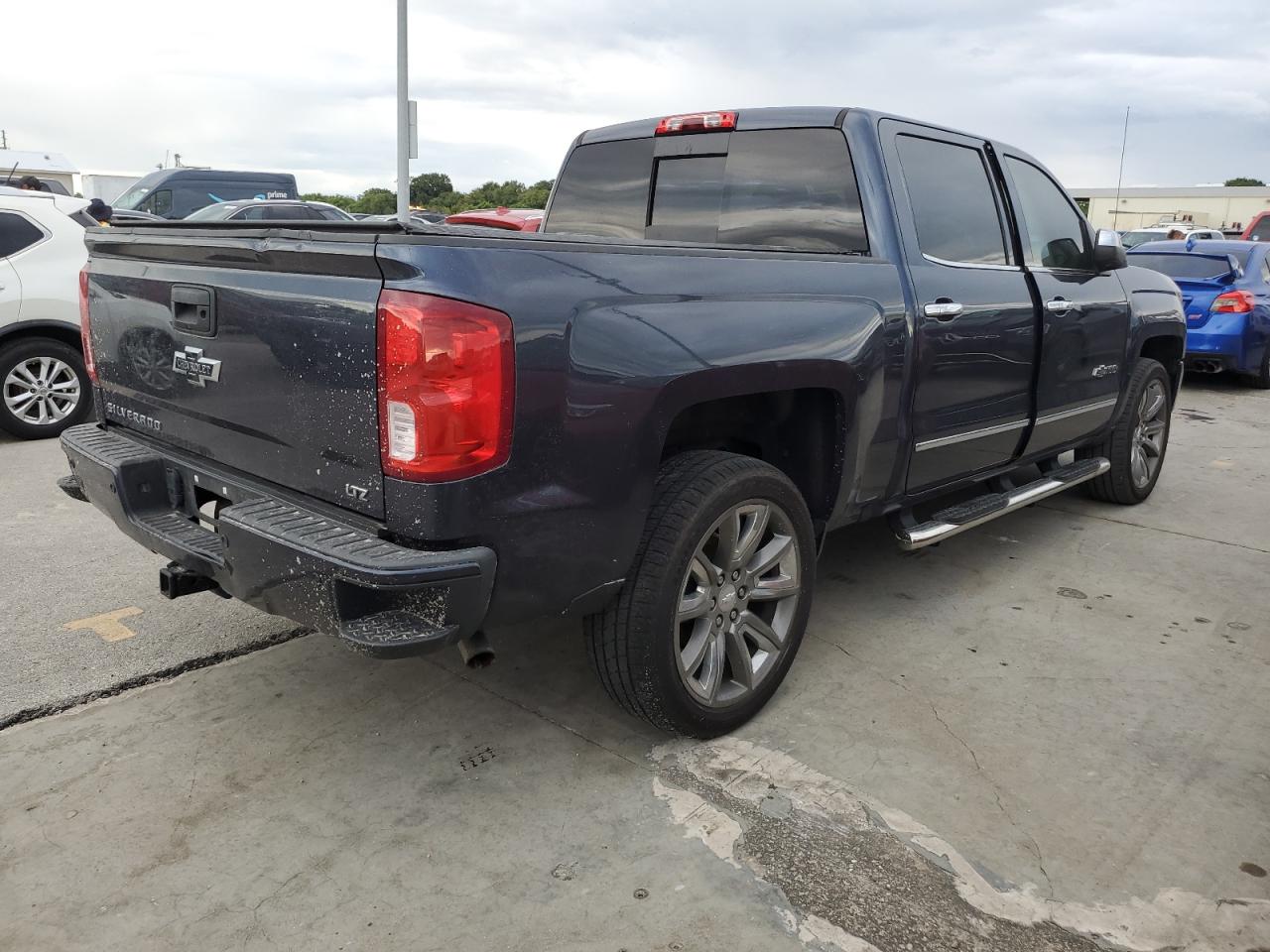2018 Chevrolet Silverado VIN 3GCUKSECXJG406276 Copart auction photo, water/flood damage thumbnail 3