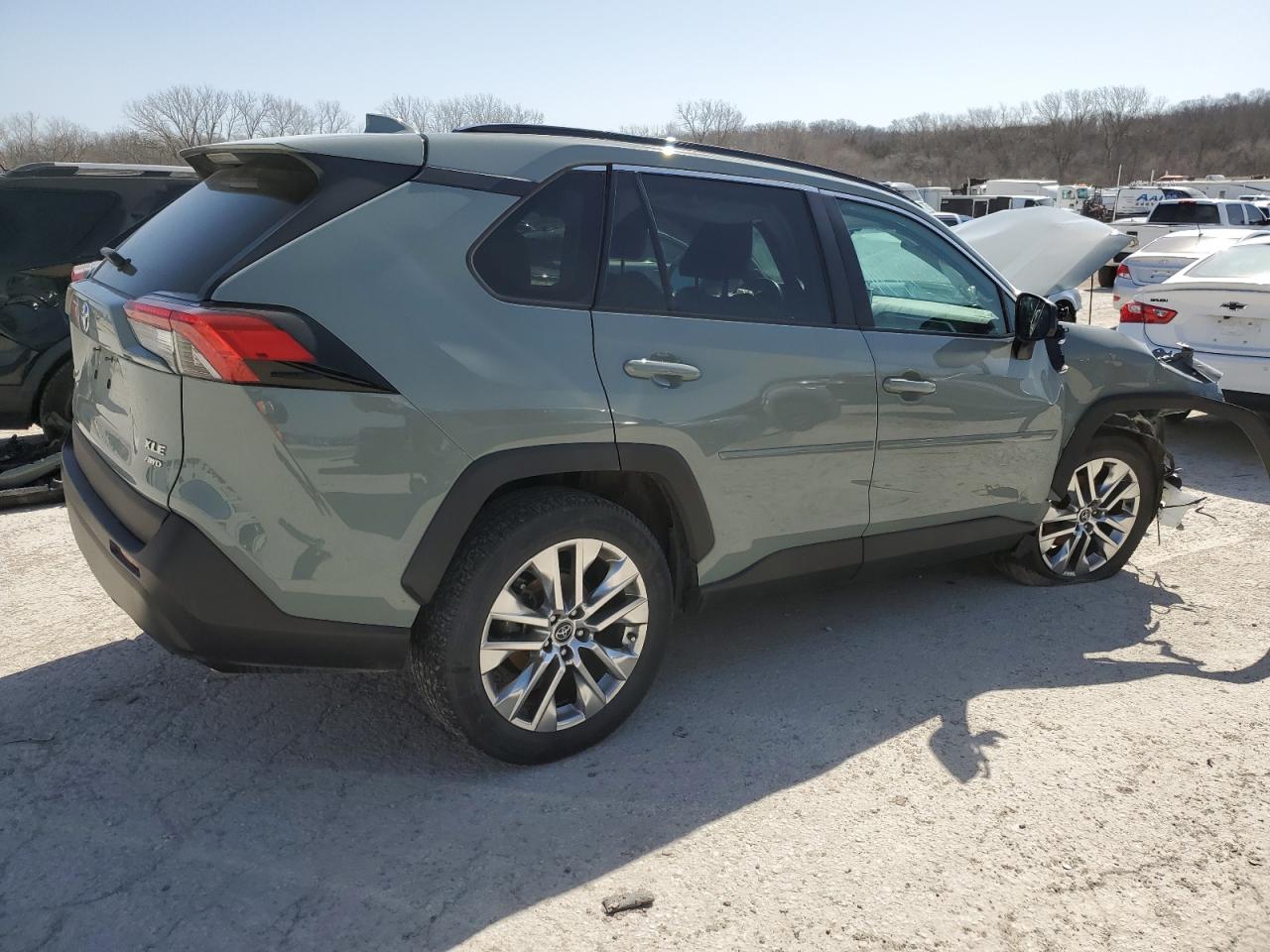 2021 Toyota RAV 4 VIN 2T3A1RFV0MW164746 Copart auction photo, front end damage thumbnail 3