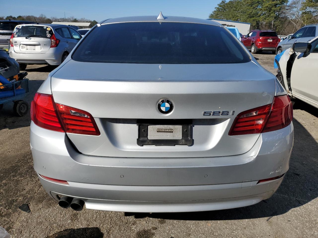 2011 BMW 5er VIN WBAFR1C53BC746941 Copart auction photo, front end / side damage thumbnail 6