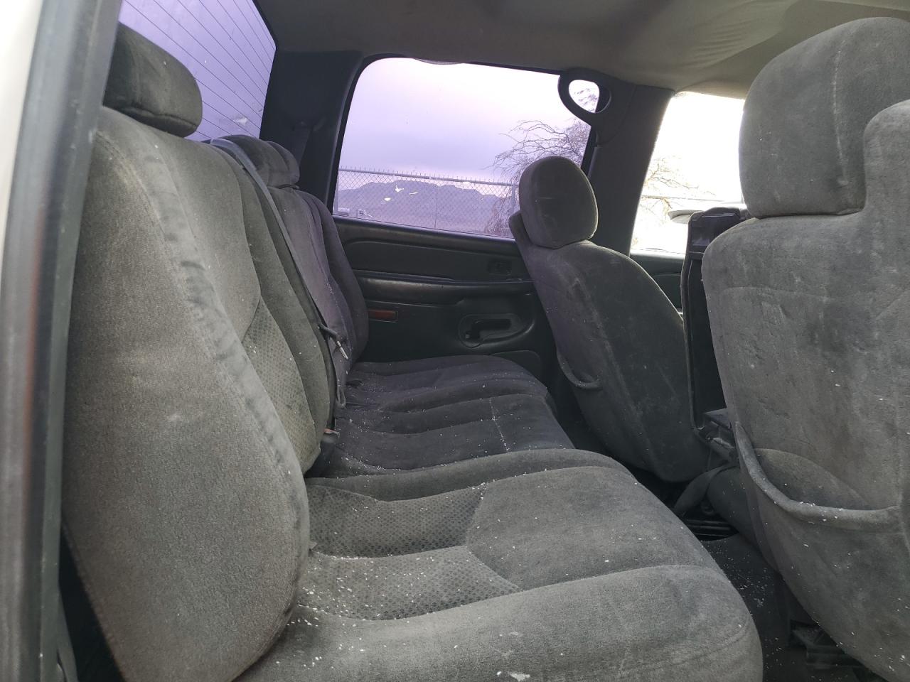 2005 Chevrolet Silverado VIN 1GCHC23U45F820204 Copart auction photo, front end damage thumbnail 10