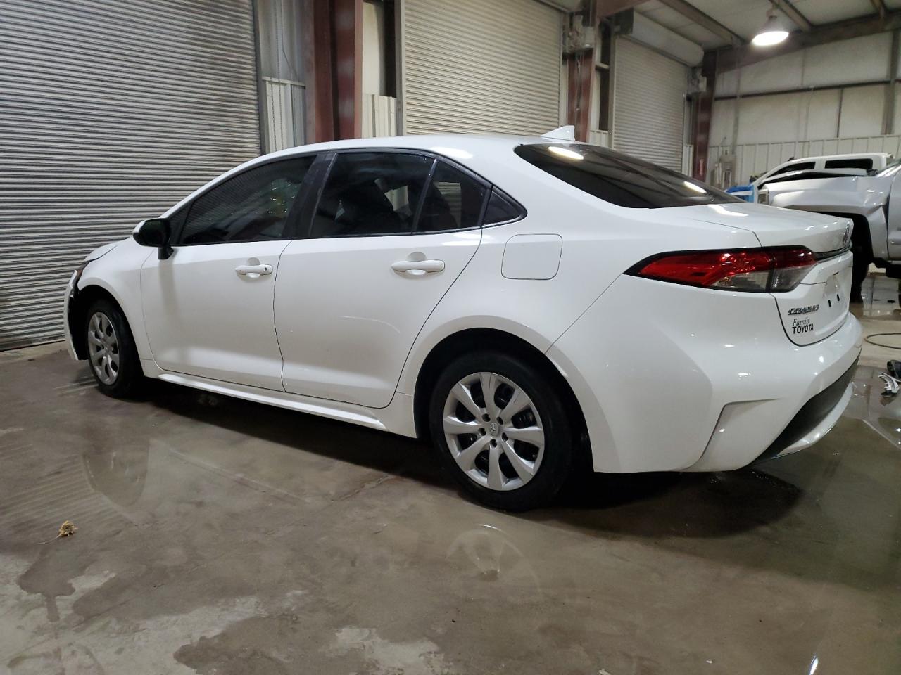 2022 Toyota Corolla VIN 5YFEPMAE5NP312606 Copart auction photo, front end / minor dent/scratches damage thumbnail 2