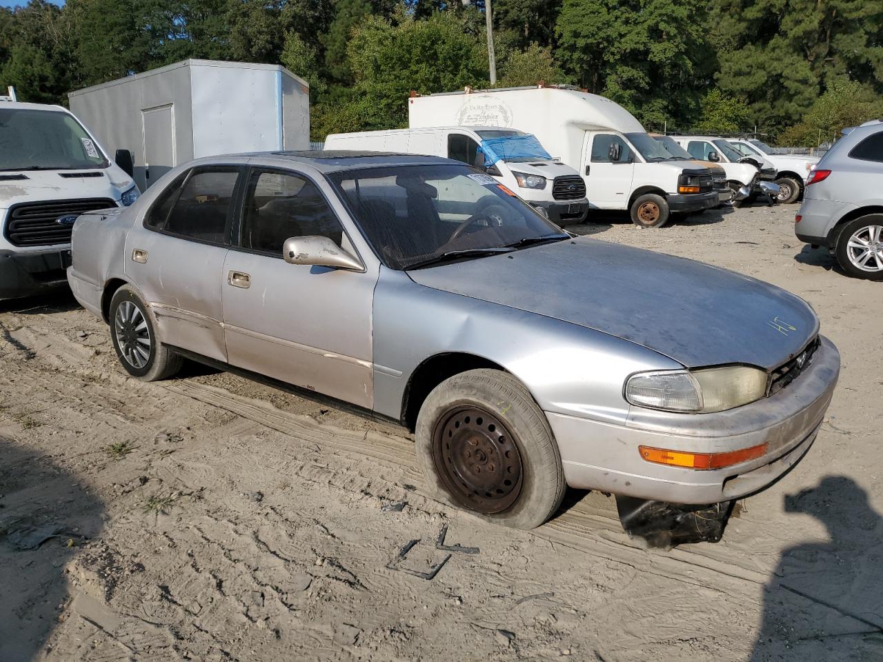 1994 Toyota Camry VIN 4T1GK12EXRU060182 Copart auction photo, front end / all over damage thumbnail 4
