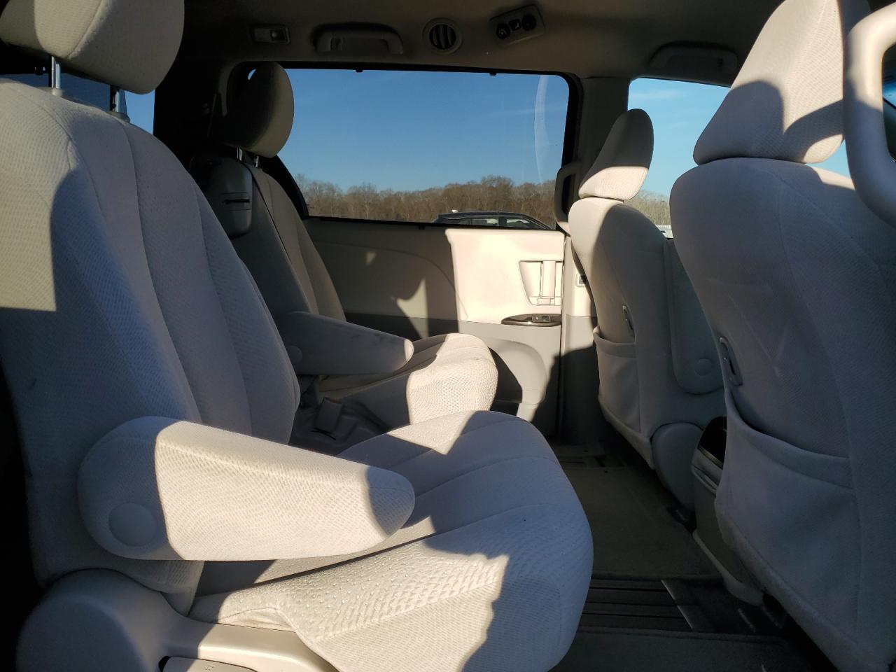 2012 Toyota Sienna VIN 5TDKK3DC3CS199460 Copart auction photo, front end / side damage thumbnail 11