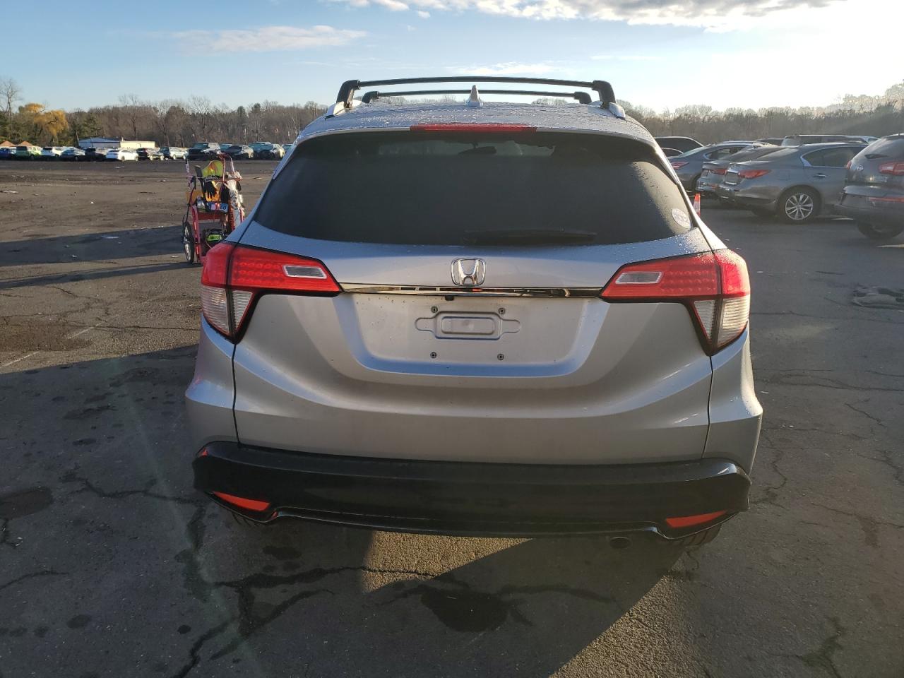 2019 Honda HR-V VIN 3CZRU6H14KG703332 Copart auction photo, side / minor dent/scratches damage thumbnail 6
