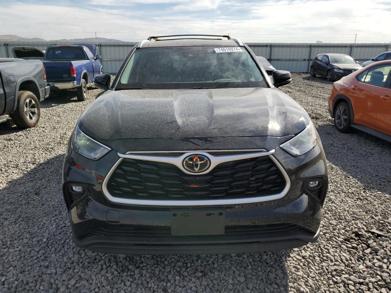 2022 Toyota Highlander VIN 5TDGZRBH3NS577153 Copart auction photo, side damage thumbnail 5