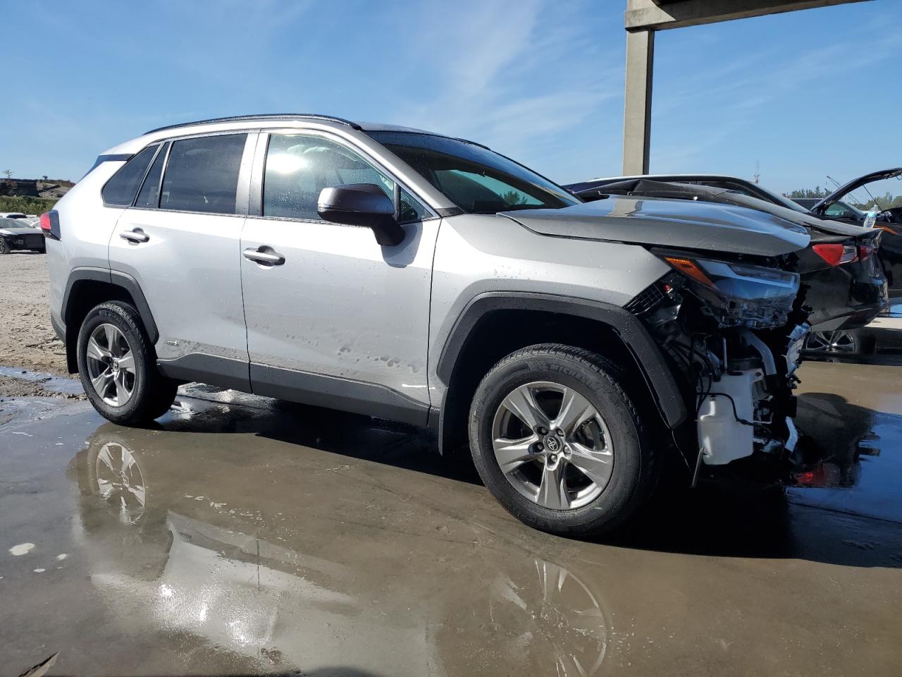 2024 Toyota RAV 4 VIN 2T3RWRFV6RW202332 Copart auction photo, front end / minor dent/scratches damage thumbnail 4