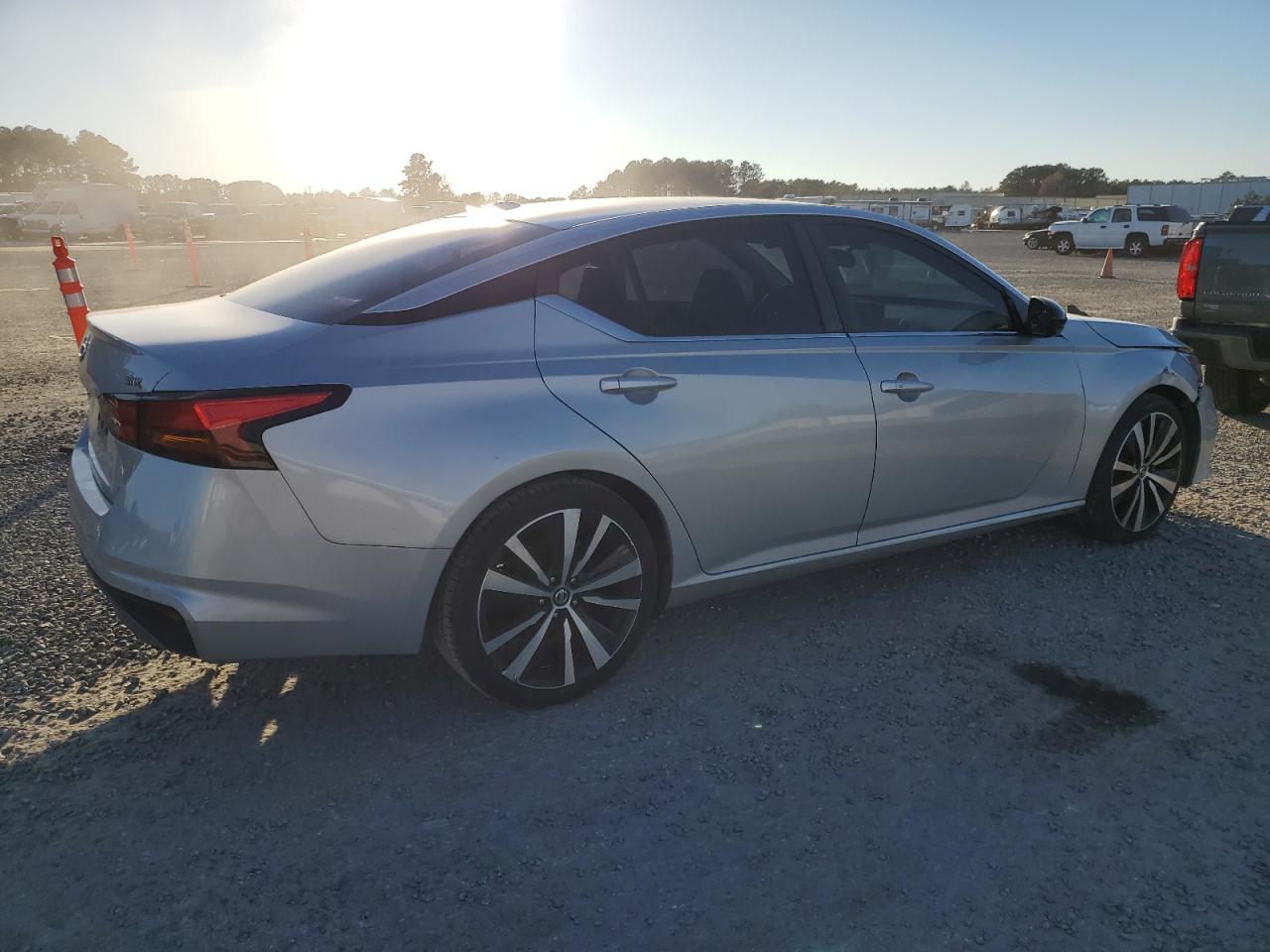 2020 Nissan Altima VIN 1N4BL4CV7LC153305 Copart auction photo, side / front end damage thumbnail 3