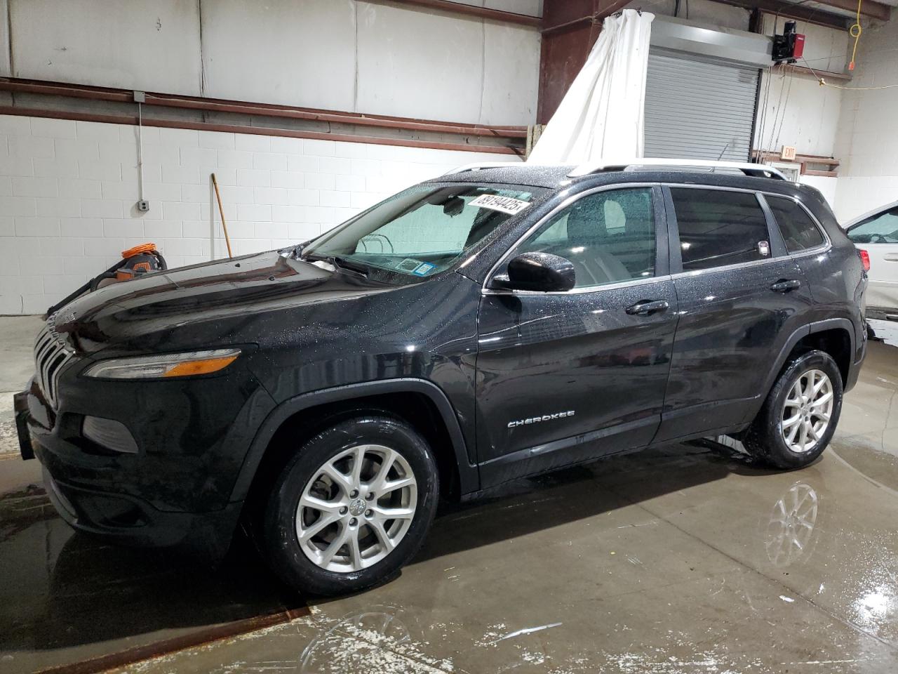 2015 Jeep Grand Cherokee VIN 1C4PJLCB1FW690549