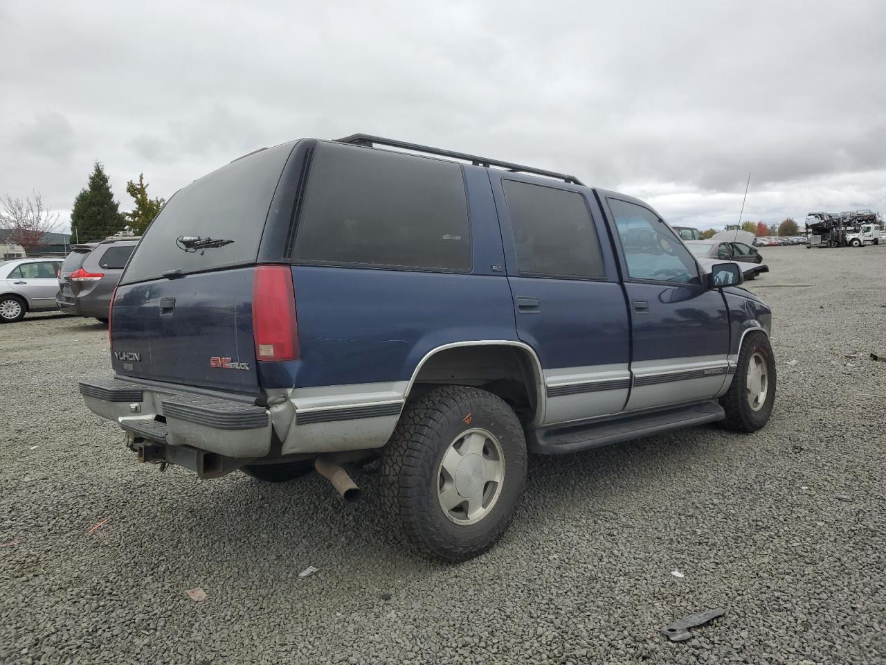 1996 GMC Yukon VIN 1GKEK13R3TJ747966 Copart auction photo, all over damage thumbnail 3