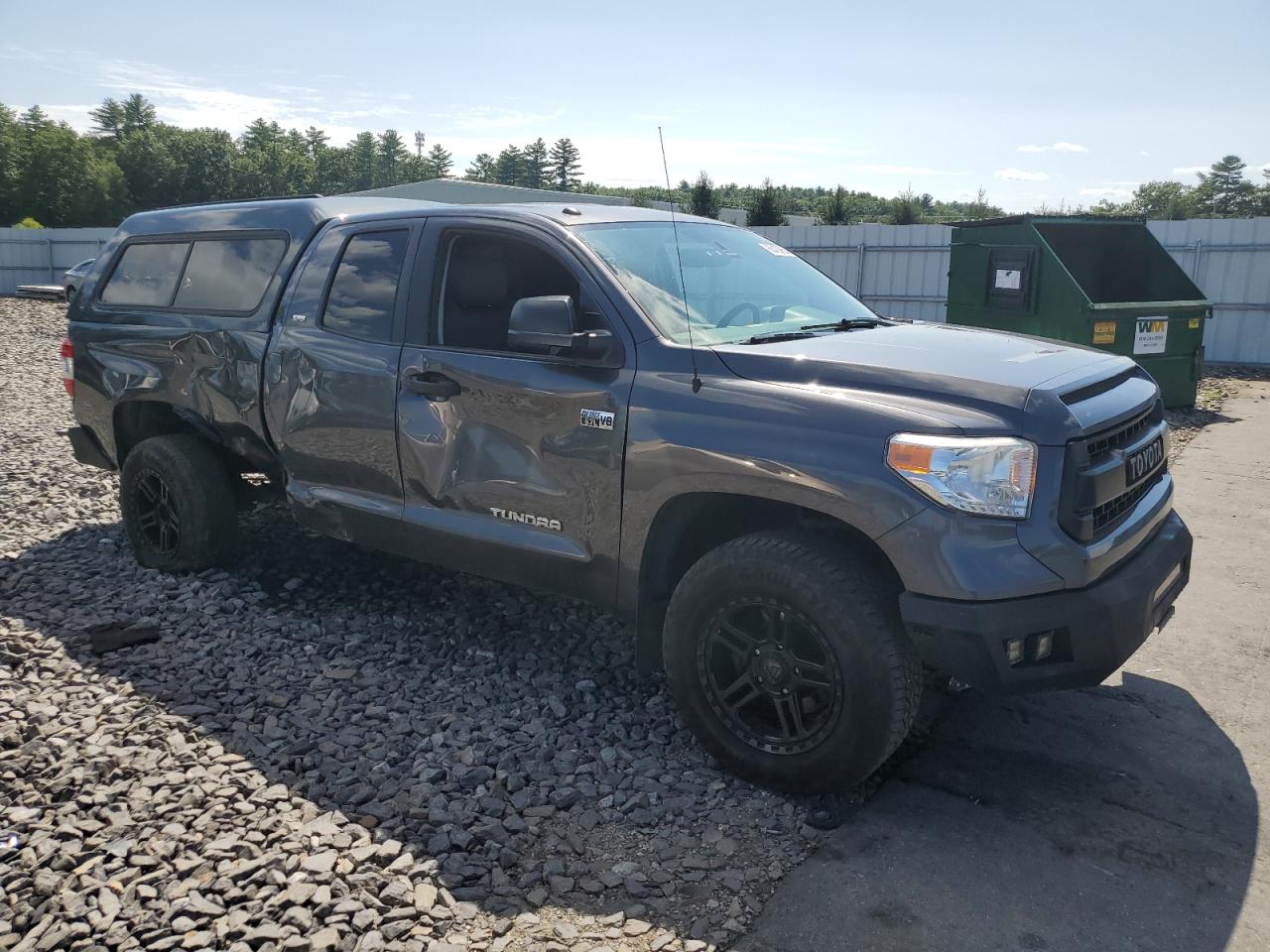 2015 Toyota Tundra VIN 5TFUW5F17FX438933 Copart auction photo, side damage thumbnail 4